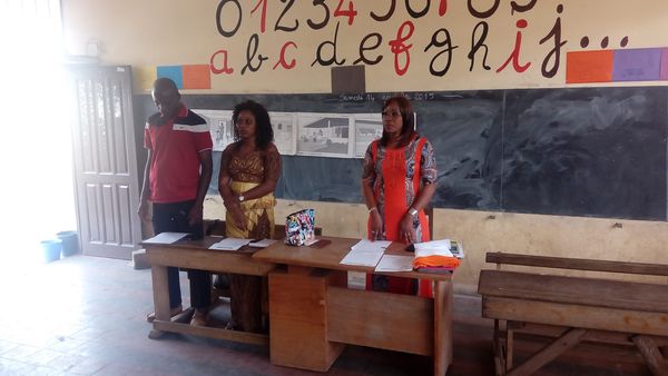 une minute de silence en la mémoire des victimes