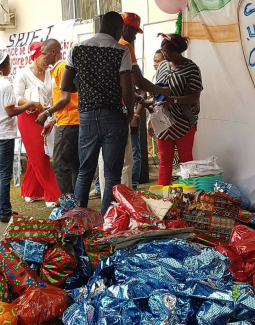 Séance de vaccination contre la méningite