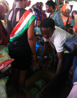 Séance de vaccination contre la méningite