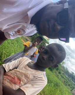 Ensemble pour l’espoir : un handicap visuel n’arrête pas la solidarité