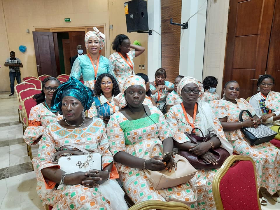 Femme prend ta place